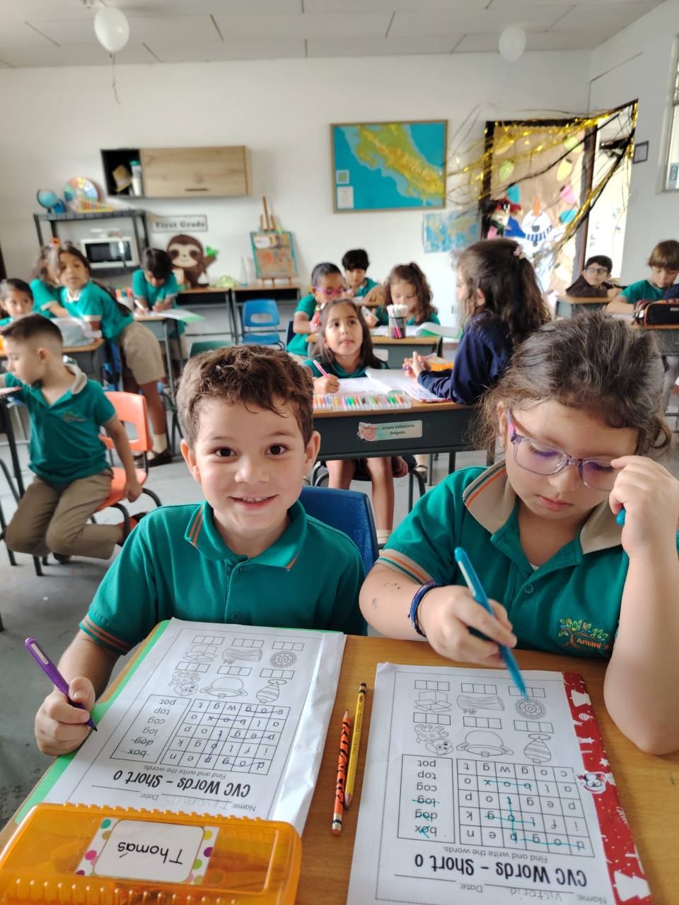 Estudiantes de primaria Amani School
